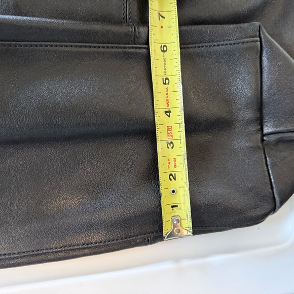 Longchamp Classic Black Leather Shoulder Bag - Picture 16 of 16